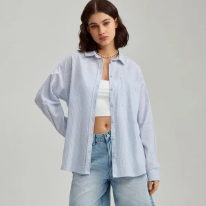 Wzorzysta koszula o luźnym kroju błękitna House