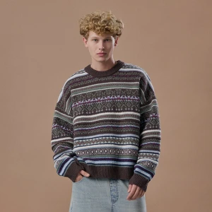 Wzorzysty sweter w stylu vintage z okrągłym dekoltem House