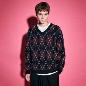 Wzorzysty sweter z dekoltem w serek w romby House