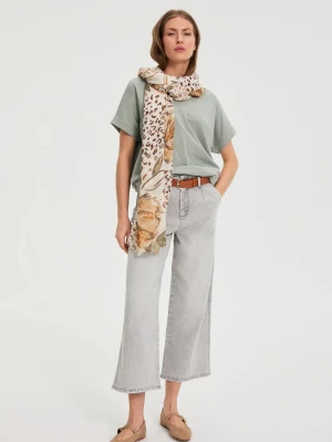 Wzorzysty szal beżowy Moodo