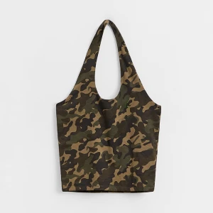 Wzorzysty top z odkrytymi plecami w motywem moro House