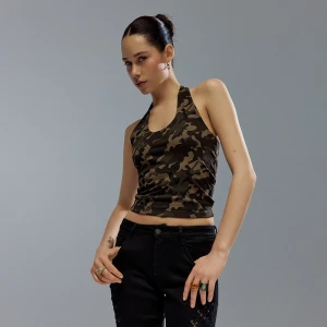 Wzorzysty top z odkrytymi plecami w motywem moro House