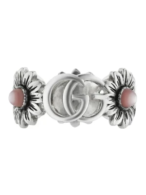 Ybc527394002 - Pierścionek ze srebra próby 925 i różową perłą z podwójnym G i motywem kwiatowym Gucci