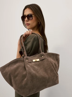 Zamszowa torebka w kolorze taupe Taranko