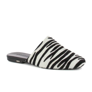 Zdjęcie produktu Zamszowe klapki w zebrę CARINII B10376-C40-000-000-000