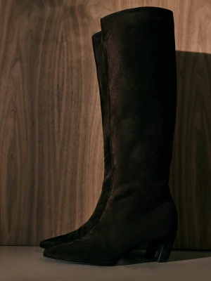 Zamszowe kozaki w kolorze czekoladowego brązu TARANKO