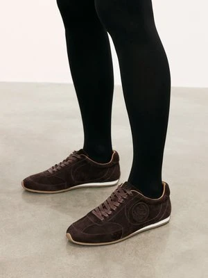 Zamszowe sneakersy z brązowego zamszu Kazar