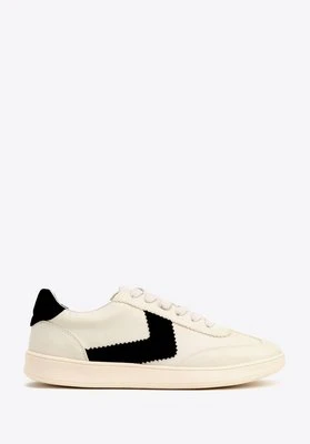 Zamszowe sneakersy z kontrastowymi wstawkami z ekoskóry beżowo - czarne Wittchen