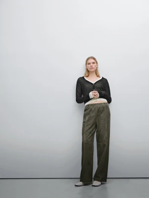 Zdjęcie produktu Zamszowe Spodnie Skórzane Z Lnianym Elementem - Khaki - - Massimo Dutti - Kobieta