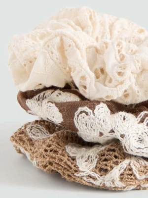 Zestaw 3 haftowanych gumek do włosów piaskowy - Dzieci - Rozmiar uniwersalny - MANGO KIDS