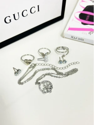 Zestaw biżuterii z motywem motyla- srebrny  magmac 