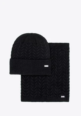 Zestaw damski zimowy – czapka i komin w splot warkoczowy czarny Wittchen