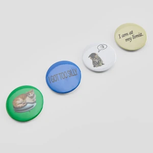 Zestaw przypinek z motywem kotów House