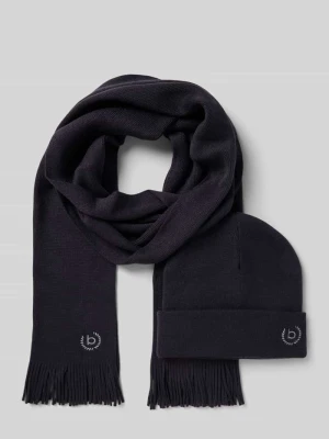 Zestaw z szalem i czapką w pudełku prezentowym Bugatti