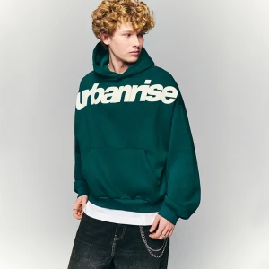 Zielona bluza z kapturem i nadrukiem urbanrise House