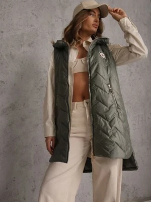 Zielona Długa Pikowana Kamizelka z Kapturem i Ozdobną Naszywką Mentape swest