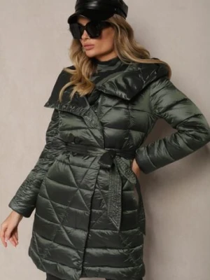 Zielona Kurtka Pikowana o Długim Kroju z Kapturem Ozdobiona Wiązaniem w Talii Anselith ann gissy