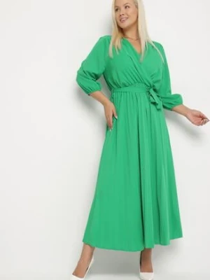 Zielona Plisowana Sukienka Maxi z Kopertowym Dekoltem i Wiązaniem w Talii Lariah