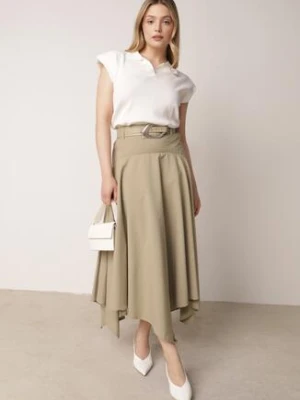 Zielona Rozkloszowana Spódnica z Ozdobnym Paskiem i Asymetrycznym Dołem Pillen elsa.m by may