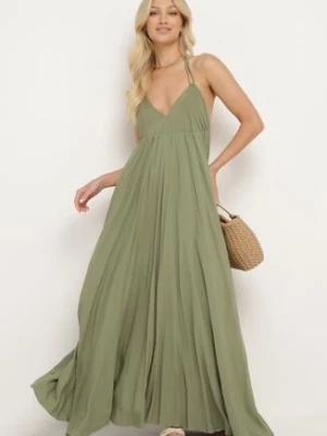 Zielona Rozkloszowana Sukienka Maxi z Wiązaniem na Szyi Cathenia