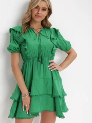 Zielona Rozkloszowana Sukienka Mini z Gumką w Talii i Koronkowymi Wstawkami Kiva retro & icone