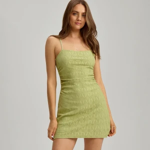 Zielona sukienka mini z ażurowym wzorem i marszczeniami House