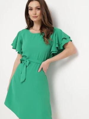Zielona Sukienka Mini z Krótkim Rękawem Rozkloszowana z Paskiem i Falbanami na Rękawie Silvaina