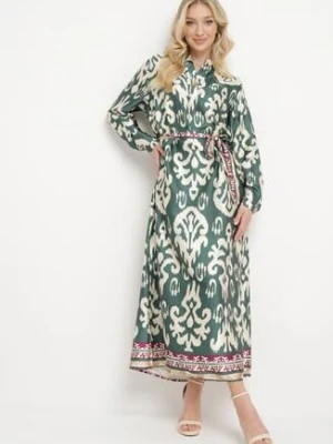 Zielona Sukienka Satynowa o Pudełkowym Fasonie Wiązana w Talii w Ornamentalny Wzór Narosa m&d fashion