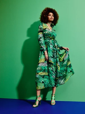 Zielona sukienka w liście o różnych odcieniach TARANKO