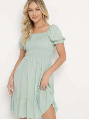 Zielona Sukienka z Bawełny z Elastycznym Dekoltem i Falbanką Loridia