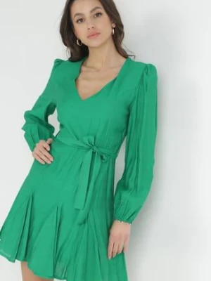 Zielona Sukienka z Trójkątnym Dekoltem i Wiązaniem w Pasie Wesleig retro & icone