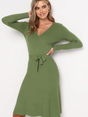 Zielona Sweterkowa Sukienka Rozkloszowana z Wiązanym Paskiem Florentame