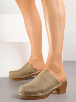 Zielone Klapki Drewniaki Typu Mule na Słupku Zdobione Nitami Hlerra bellucci