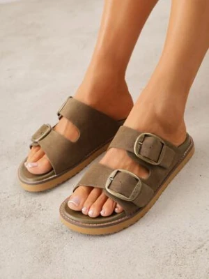 Zielone Klapki VICES z Dwoma Paskami i Metalicznymi Klamrami Kaliniassi