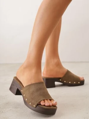 Zielone Klapki w Stylu Drewniaków z Nitami na Klockowym Obcasie Junikofa