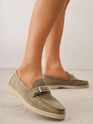 Zielone Mokasyny z Prostokątną Metaliczną Ozdobą Aeleorane joalice paris