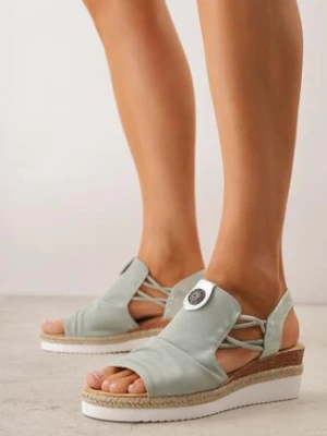 Zielone Sandały na Koturnie z Marszczoną Cholewką i Metaliczną Aplikacją Teodlar lady glory