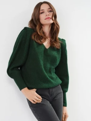 Zielony sweter damski w serek OCHNIK