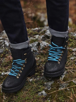 Zimowe buty męskie trekkingowe z kontrastowymi sznurówkami - czarne V3 OM-FOBO-0132
 -                                    40 Ombre