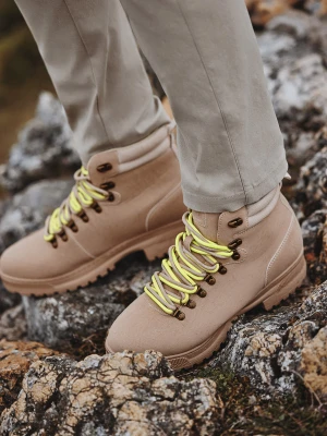 Zdjęcie produktu Zimowe buty męskie trekkingowe z kontrastowymi sznurówkami - piaskowe V1 - Rozmiar: 41 Ombre Clothing piaskowy