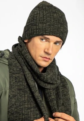 Zimowy komplet męski o grubym splocie zielony Wittchen