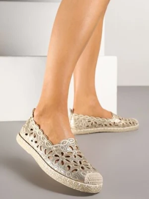 Złote Espadryle Vices Ozdobione Ażurowym Wzorem i Ozdobną Plecionką Arivosa