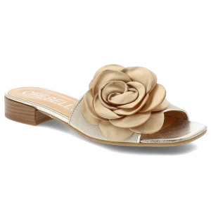 Złote Klapki Chebello Eleganckie Obuwie Damskie Z Kwiatem