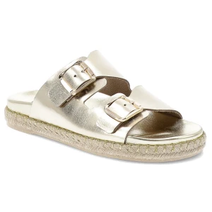 Klapki damskie Chebello, ze skóry naturalnej na platformie z klasycznymi klamrami, złote, S374-4650