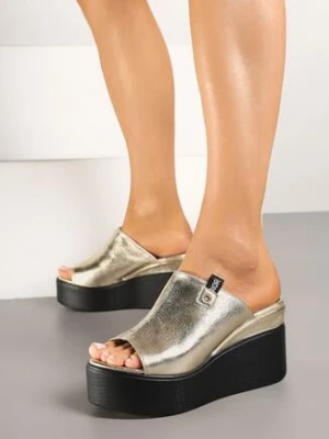 Złote Klapki na Koturnie ze Skórzaną Wkładką Eleacelle