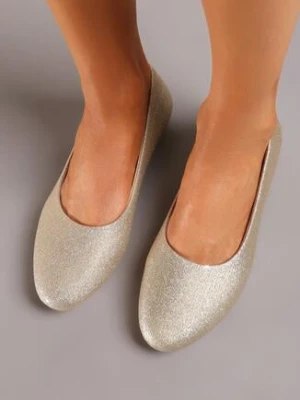 Złote Płaskie Balerinki Pokryte Brokatowym Zdobieniem Qarneli