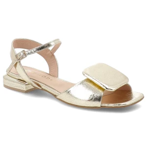 Sandały damskie Armodo, skórzane lakierowane na płaskim obcasie z ozdobą i ze sprzączką, złote, 886-R