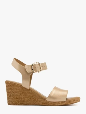 Złote sandały na koturnie Ryłko