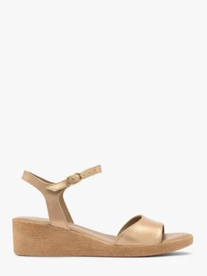 Złote sandały na niskiej platformie Ryłko
