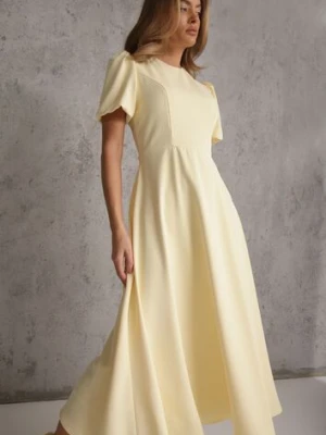 Żółta Rozkloszowana Sukienka Koktajlowa VICES na Krótki Rękaw Nessesha